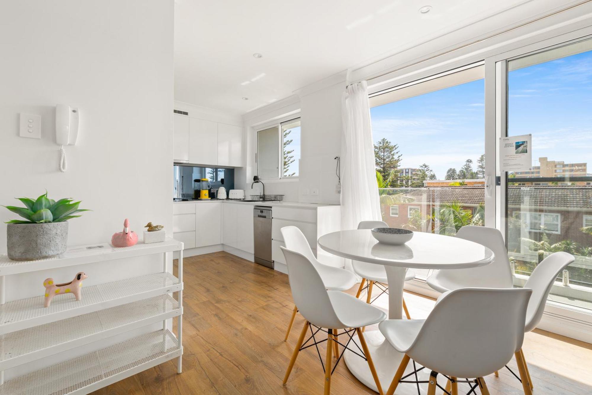 Chic Apartment Footsteps From Manly Beach Sydney Exterior photo